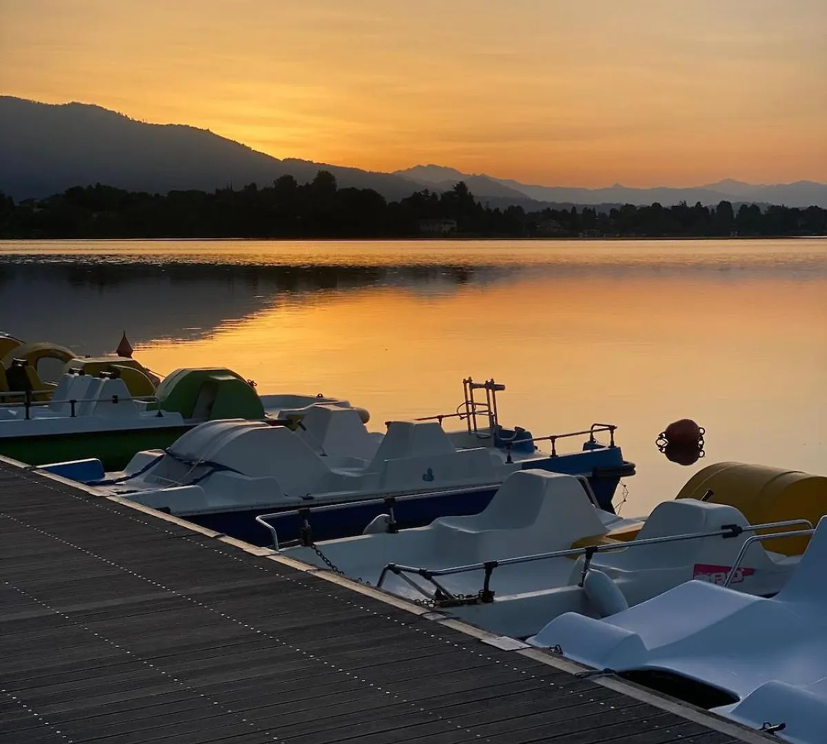 Nest Of The Lakes - Between Maggiore, Monate And Comabbio Кадреццате Апартаменты